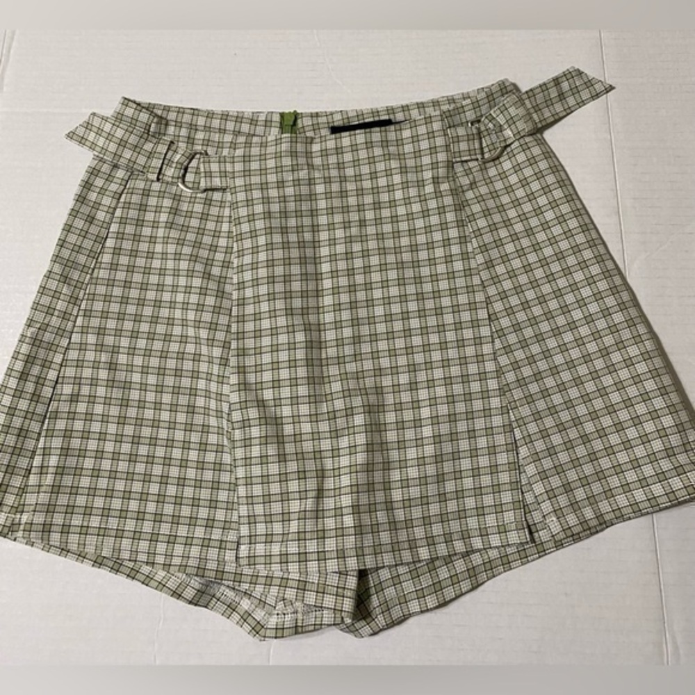 PrettyLittleThing |   Mini Skirt/Shorts 2